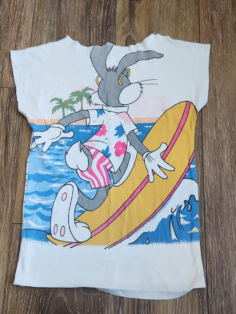 Vintage Bugs Bunny Surfing Kids Tee - Picture 4 of 9